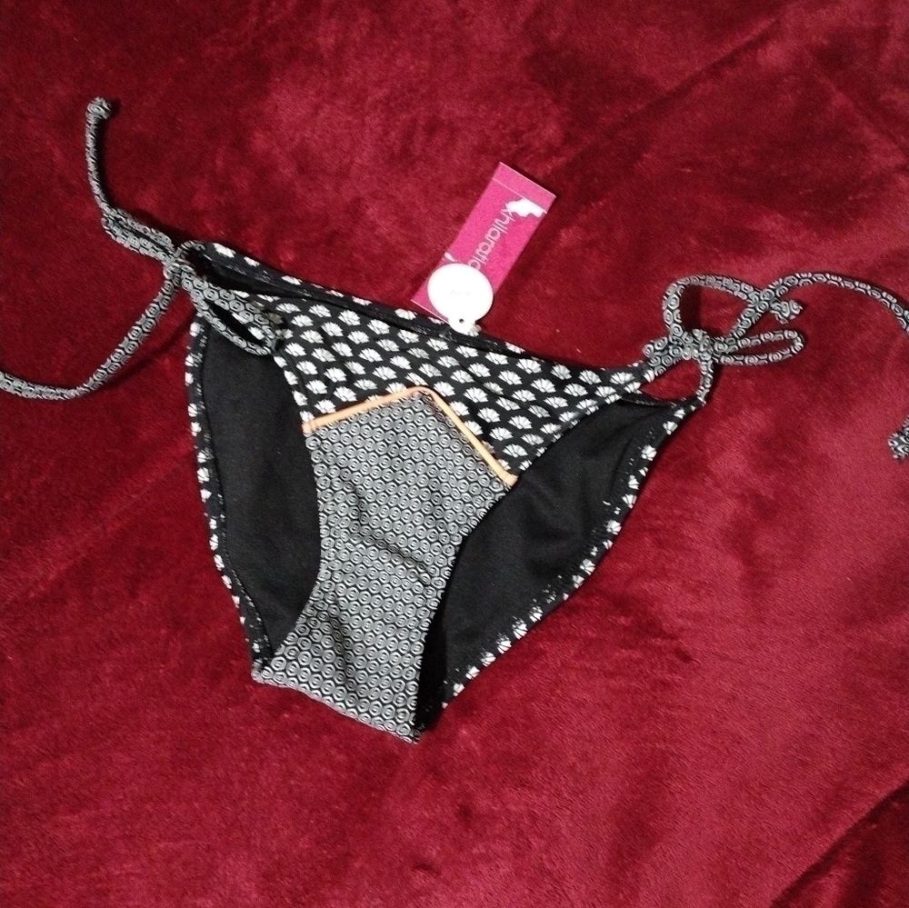XHILARATION String Bikini Bottom - Picture 2 of 4